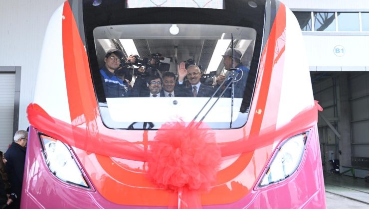 Arnavutköy-İstanbul Havalimanı Metro Hattı yarın açılıyor