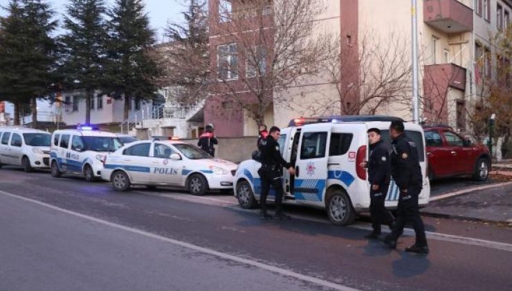 Kayseri’de çıkan kavgada bir kişiyi bıçaklayarak öldürdü! “Sadece kardeşime vuran birine yumruk attım”