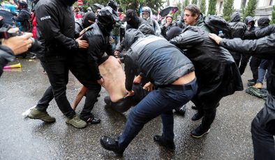 Gürcistan’da ortalık karıştı: Yabancı etkinin şeffaflığı yasa tasarısı protesto ediliyor