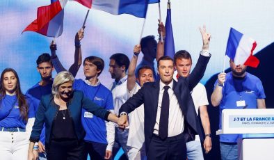 Fransa’da erken seçim sesleri: Le Pen, Macron’a meydan okumaya hazırlanıyor