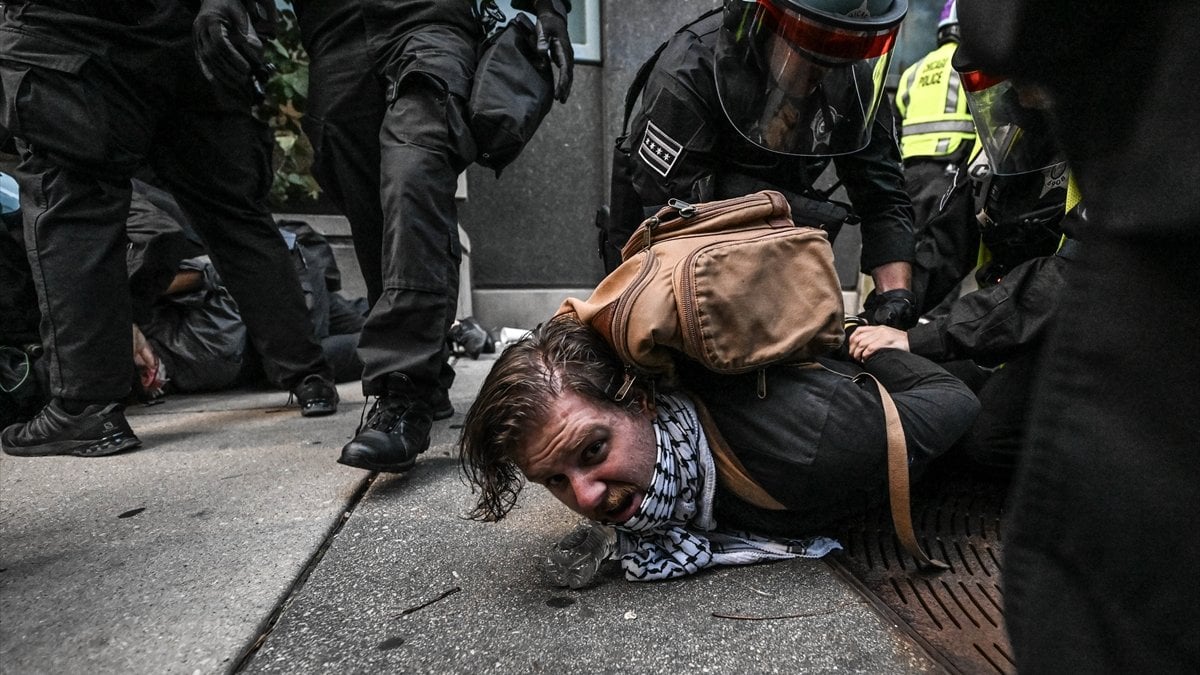 ABD’de Filistin destekçisi göstericilere polis şiddeti