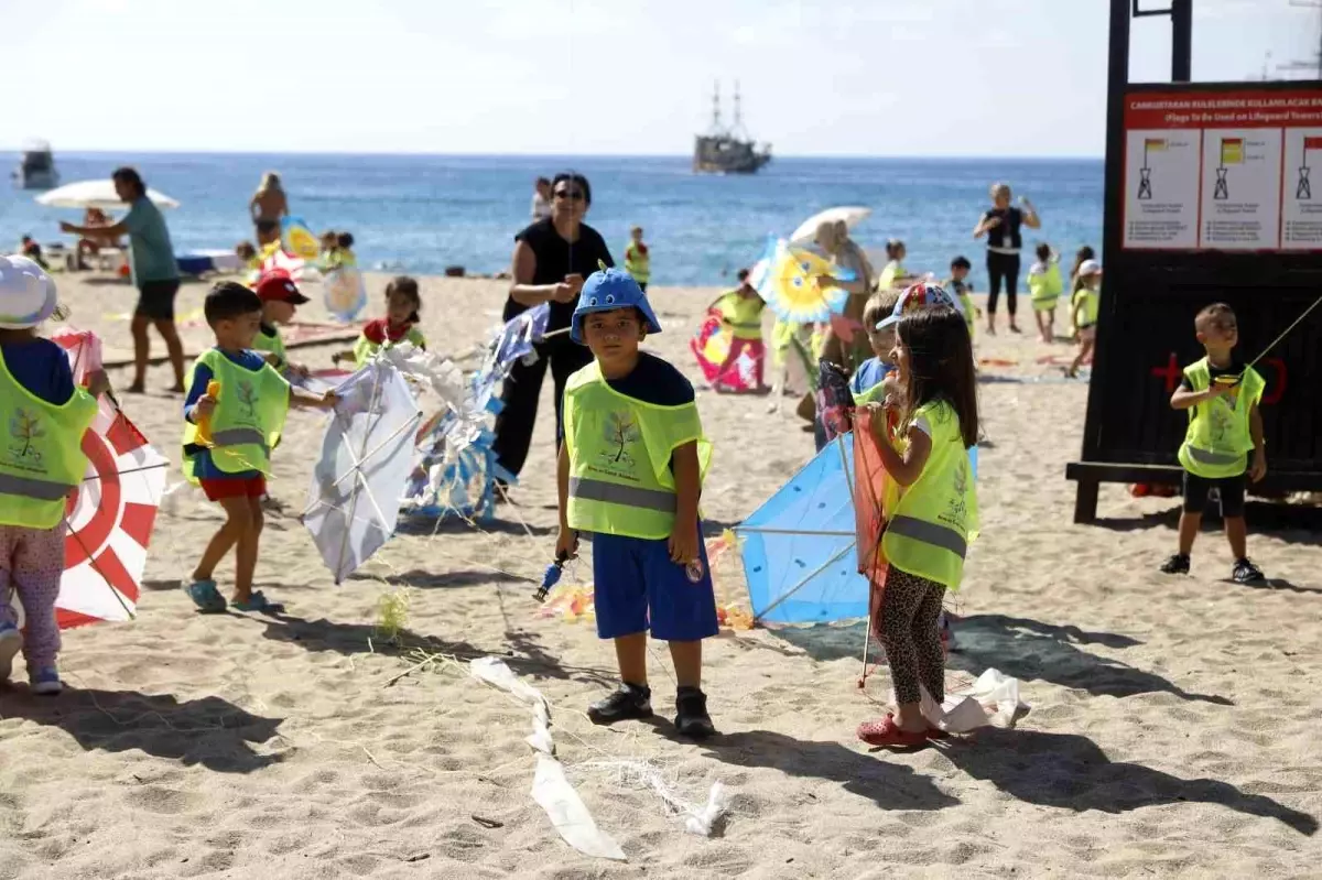 Alanya’da Minik Öğrenciler Engelsiz Plaj’da Unutulmaz Bir Gün Geçirdi