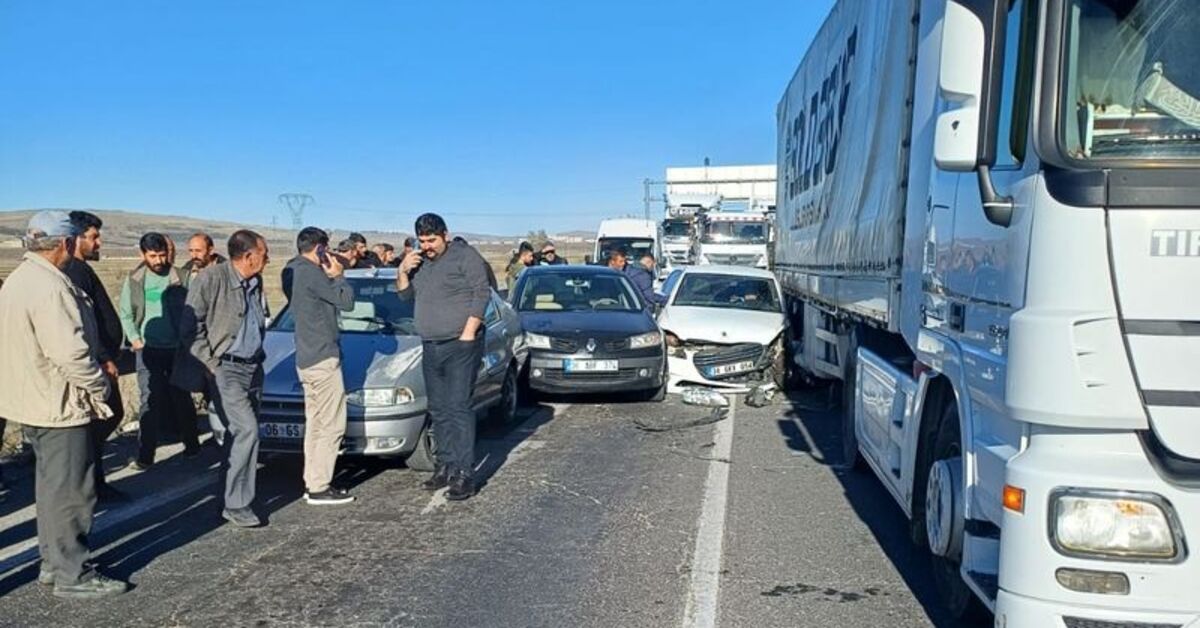 Kars’ta zincirleme trafik kazası